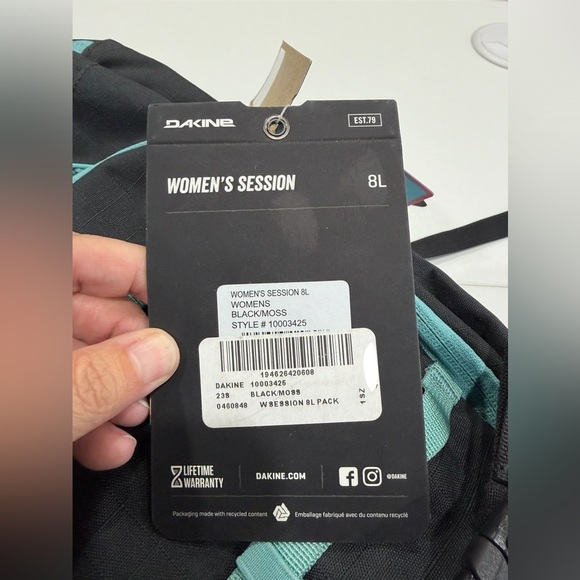 Dakine Women’s Session 8L Bike Hydration Backpack Pack Black Teal Bag NWT main image 7